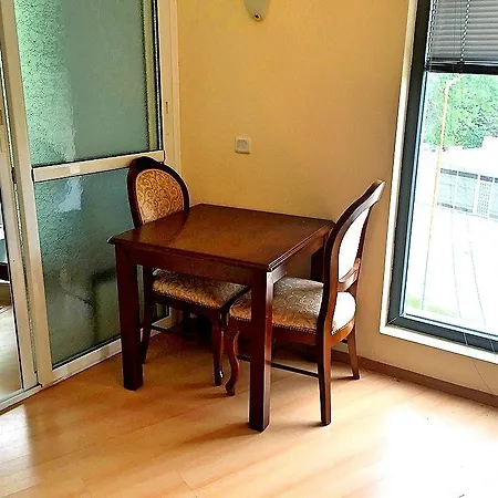 Apartament Mida Eh